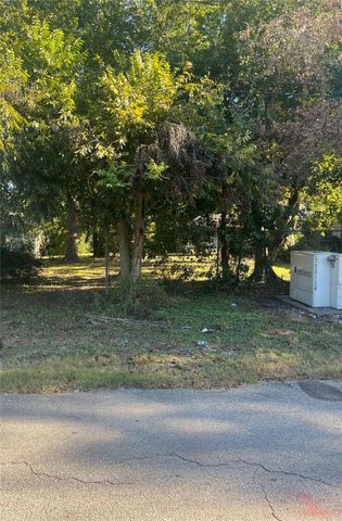 991 Reverend B J Lewis Drive, Houston, TX 77088