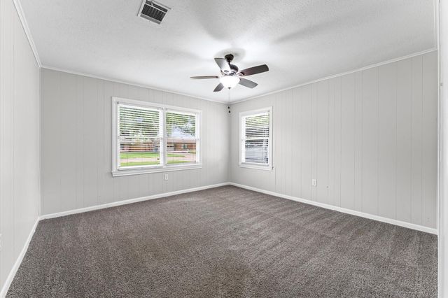 921 22nd Avenue N, Texas City, TX 77590