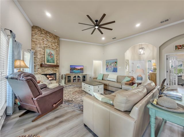 1821 Amos Ct, Corpus Christi, TX 78418