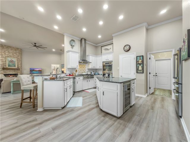 1821 Amos Ct, Corpus Christi, TX 78418