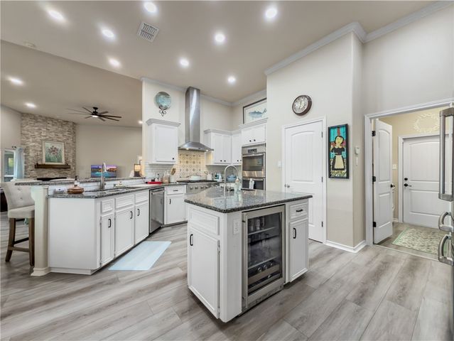 1821 Amos Ct, Corpus Christi, TX 78418