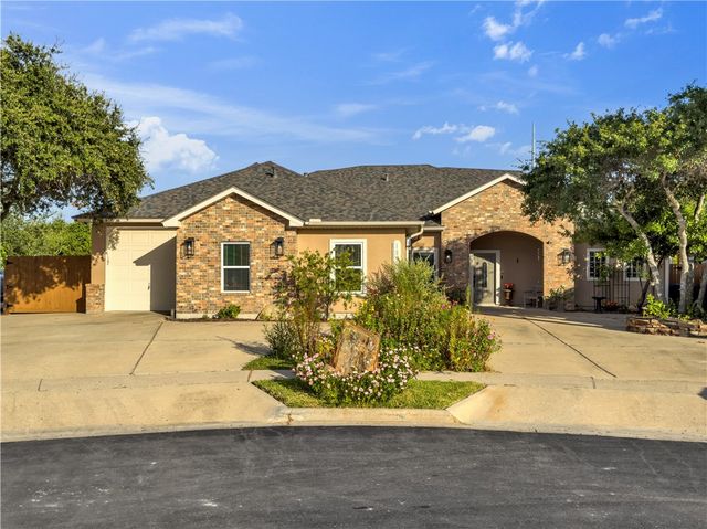 1821 Amos Ct, Corpus Christi, TX 78418