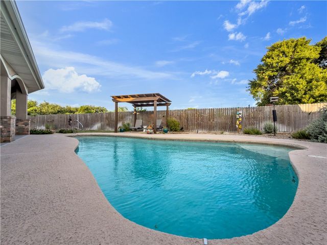 1821 Amos Ct, Corpus Christi, TX 78418