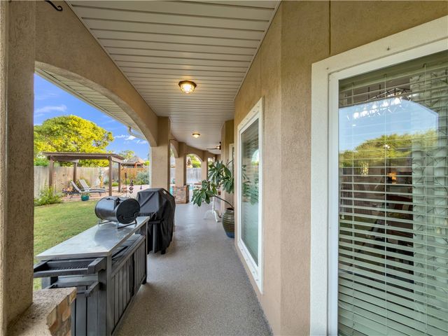 1821 Amos Ct, Corpus Christi, TX 78418
