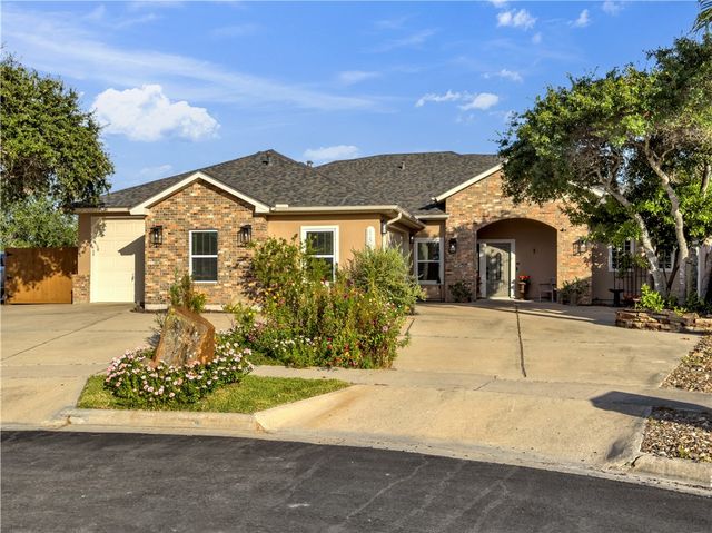 1821 Amos Ct, Corpus Christi, TX 78418
