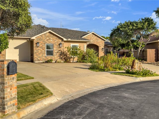 1821 Amos Ct, Corpus Christi, TX 78418