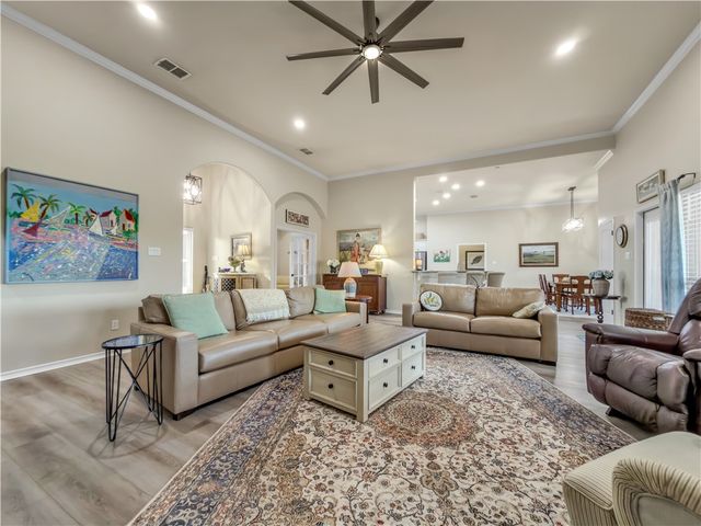 1821 Amos Ct, Corpus Christi, TX 78418