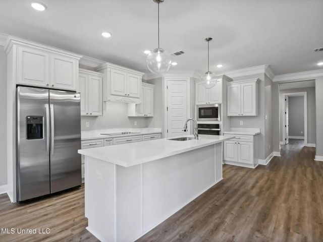 6820 Enclave Lane, Ocean Springs, MS 39564