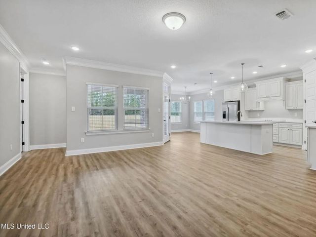 6820 Enclave Lane, Ocean Springs, MS 39564