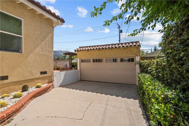 1010 E Santa Anita, Burbank, CA 91501
