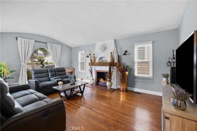 1010 E Santa Anita, Burbank, CA 91501
