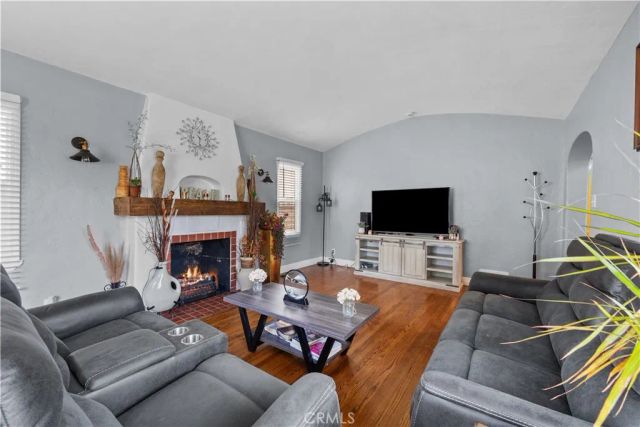 1010 E Santa Anita, Burbank, CA 91501