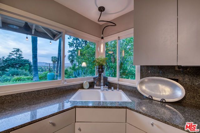 3827 RHODES Avenue, Studio City (los Angeles), CA 91604