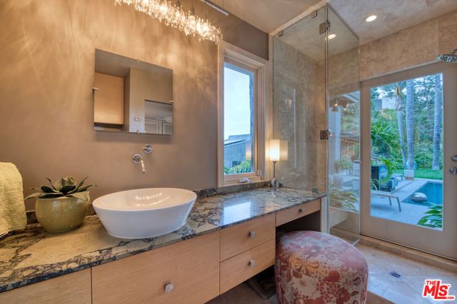 3827 RHODES Avenue, Studio City (los Angeles), CA 91604
