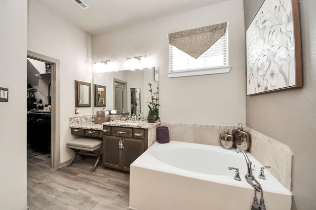 243 S Spotted Fern Drive, Montgomery, TX 77316