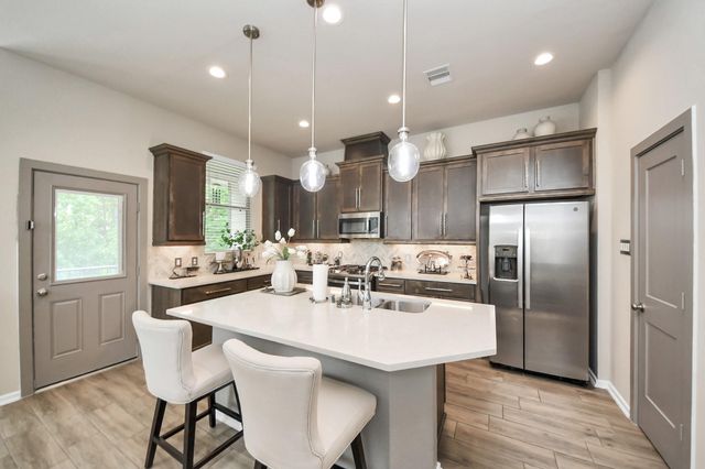 243 S Spotted Fern Drive, Montgomery, TX 77316