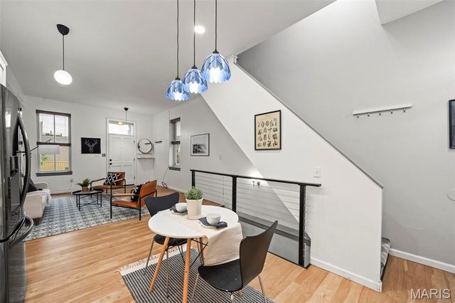 1200 Mackay Place, St Louis, MO 63104
