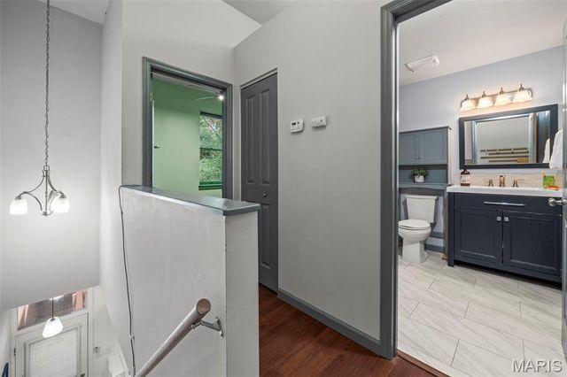 1200 Mackay Place, St Louis, MO 63104