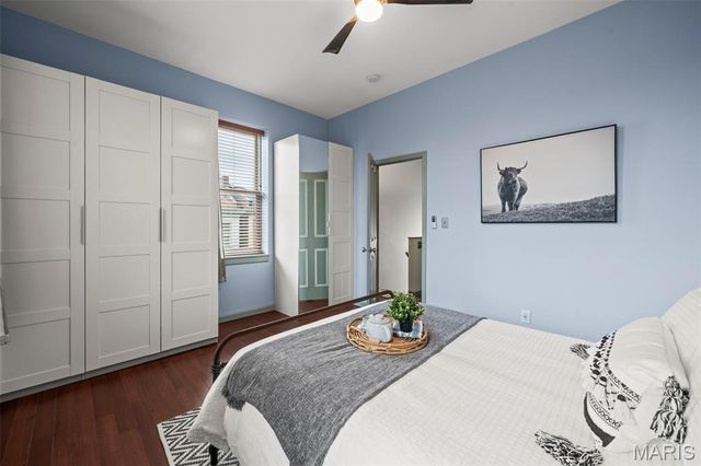 1200 Mackay Place, St Louis, MO 63104