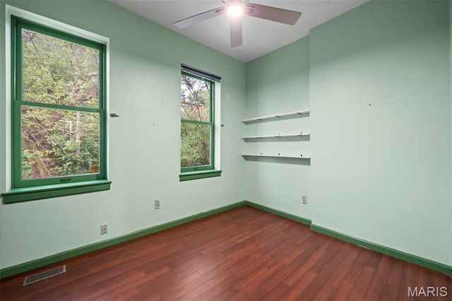 1200 Mackay Place, St Louis, MO 63104