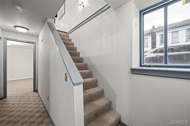 1200 Mackay Place, St Louis, MO 63104