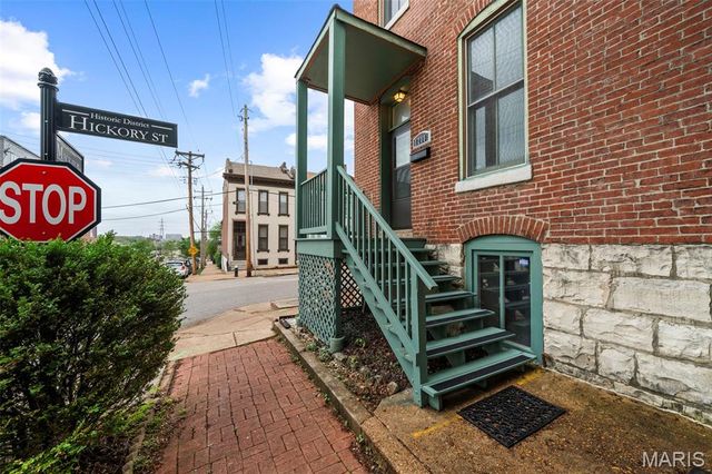 1200 Mackay Place, St Louis, MO 63104