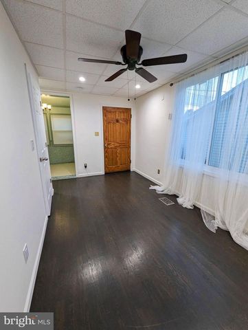 100 HOMECREST AVE, Ewing, NJ 08638