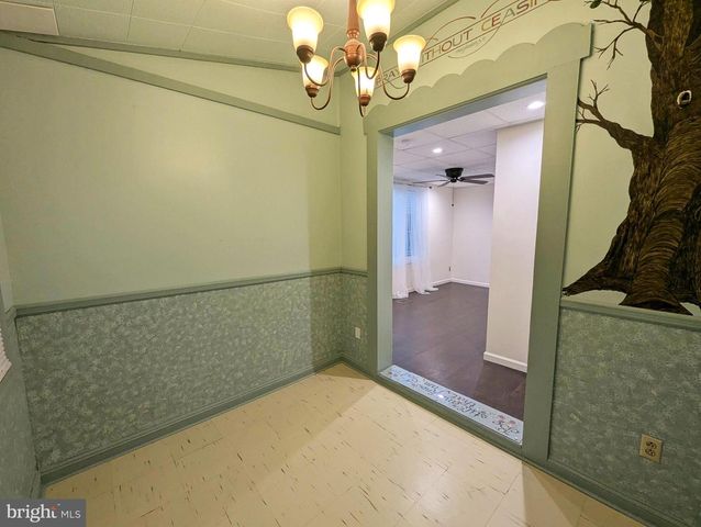 100 HOMECREST AVE, Ewing, NJ 08638