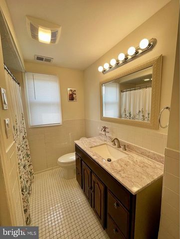 100 HOMECREST AVE, Ewing, NJ 08638