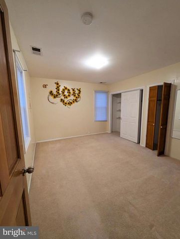 100 HOMECREST AVE, Ewing, NJ 08638