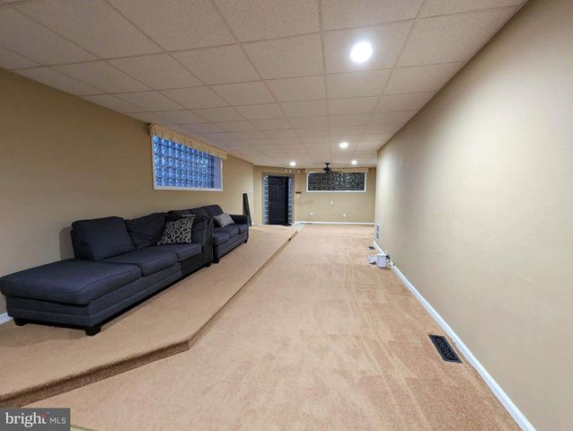 100 HOMECREST AVE, Ewing, NJ 08638