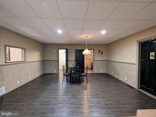100 HOMECREST AVE, Ewing, NJ 08638