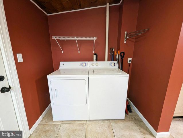 100 HOMECREST AVE, Ewing, NJ 08638