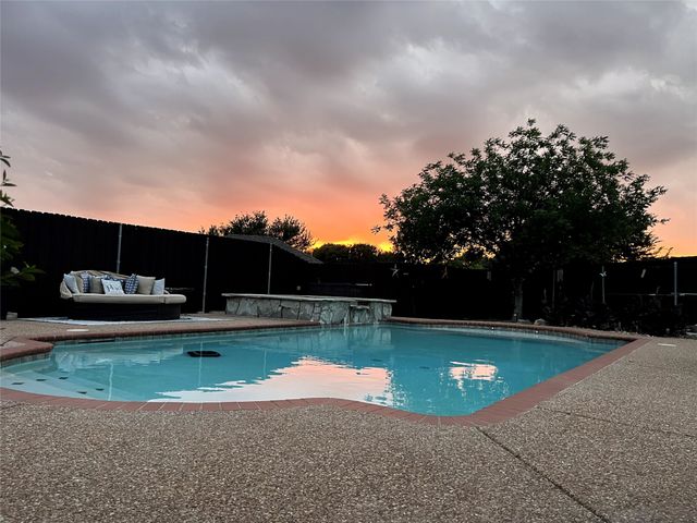 7057 Ridge Crest Drive, North Richland Hills, TX 76182