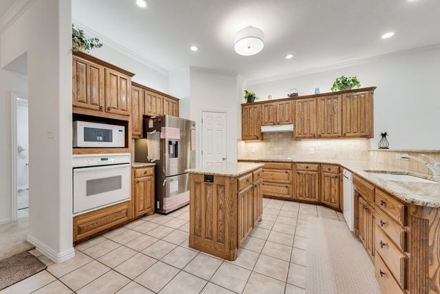 7057 Ridge Crest Drive, North Richland Hills, TX 76182