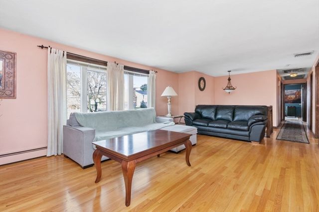 176 Mallard Way, Waltham, MA 02452