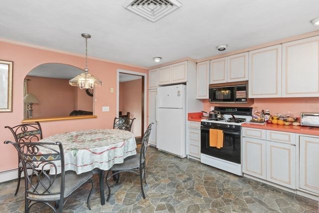 176 Mallard Way, Waltham, MA 02452