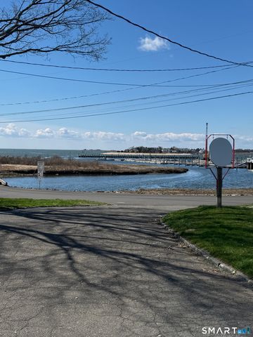 84 Waterside Lane APT 3, Clinton, CT 06413