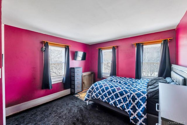 237 Willow Street, Roslyn Heights, NY 11577