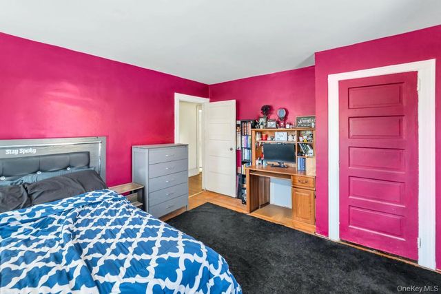 237 Willow Street, Roslyn Heights, NY 11577