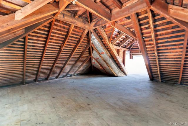 237 Willow Street, Roslyn Heights, NY 11577