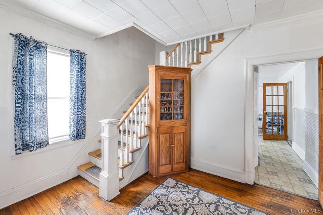 237 Willow Street, Roslyn Heights, NY 11577