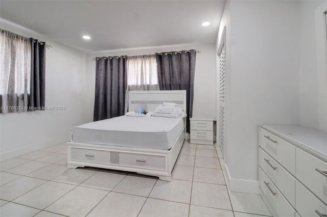 7600 W 15th Ave, Hialeah, FL 33014