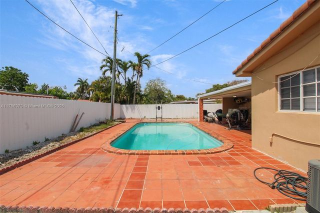 7600 W 15th Ave, Hialeah, FL 33014