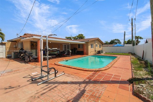 7600 W 15th Ave, Hialeah, FL 33014