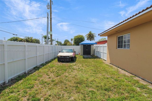 7600 W 15th Ave, Hialeah, FL 33014