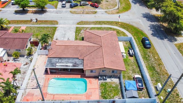 7600 W 15th Ave, Hialeah, FL 33014