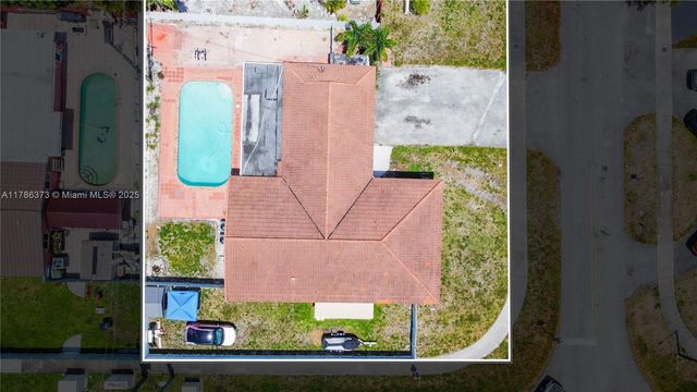 7600 W 15th Ave, Hialeah, FL 33014