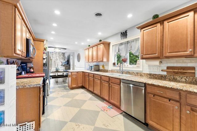 949 Hudson Avenue, Stillwater, NY 12170