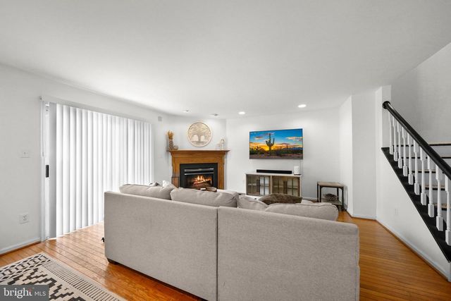71 PALMER DR, Moorestown, NJ 08057